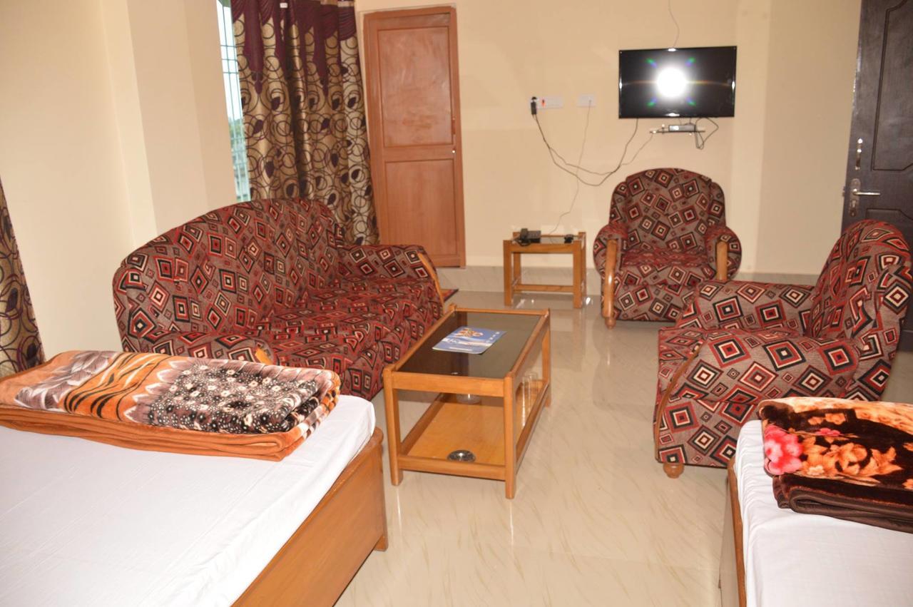 Hotel Kaustav Tezpur Esterno foto