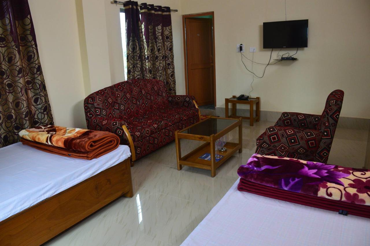 Hotel Kaustav Tezpur Esterno foto