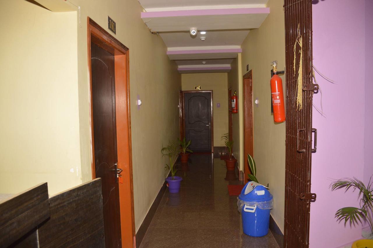 Hotel Kaustav Tezpur Esterno foto