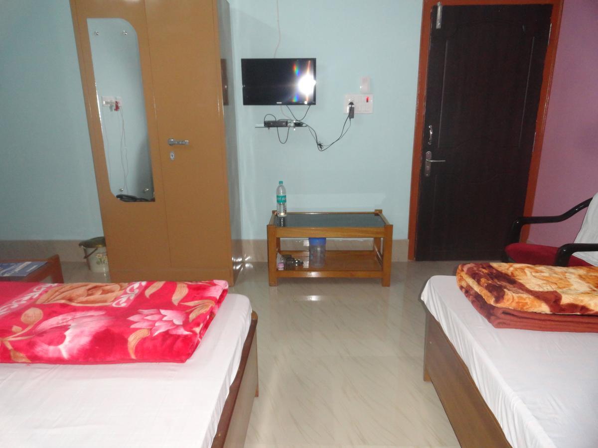 Hotel Kaustav Tezpur Esterno foto