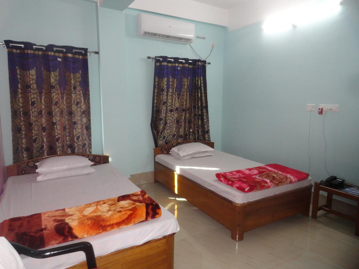 Hotel Kaustav Tezpur Esterno foto