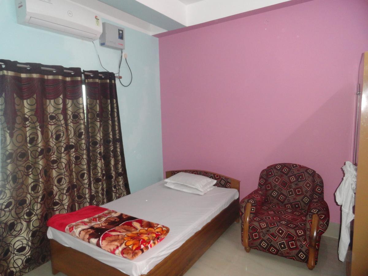 Hotel Kaustav Tezpur Esterno foto